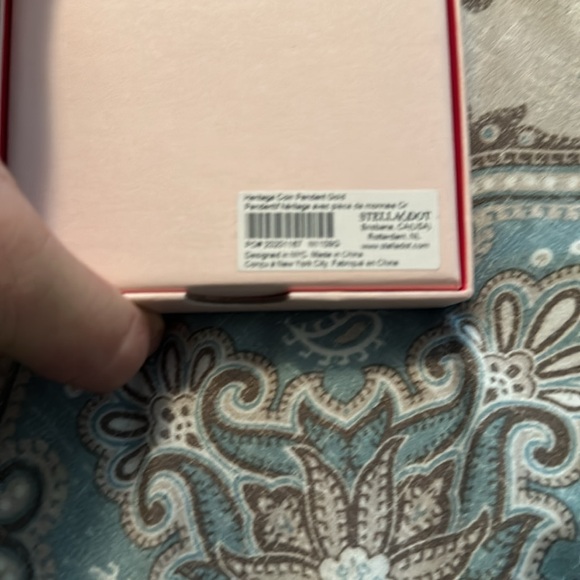 NIB Stella & Dot Heritage coin necklace in gold - Picture 2 of 2